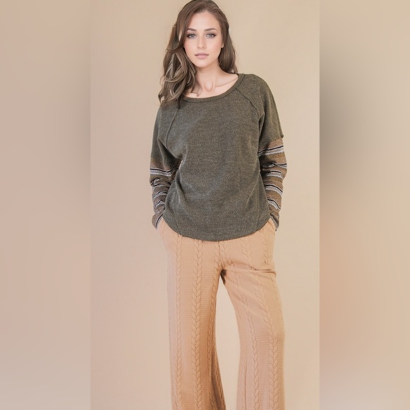 Very J Plus Size Striped Sleeve Olive Green Sweater NWT - Picture 2 of 5